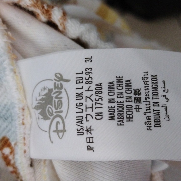 Disney Mickey shorts - Picture 2 of 3